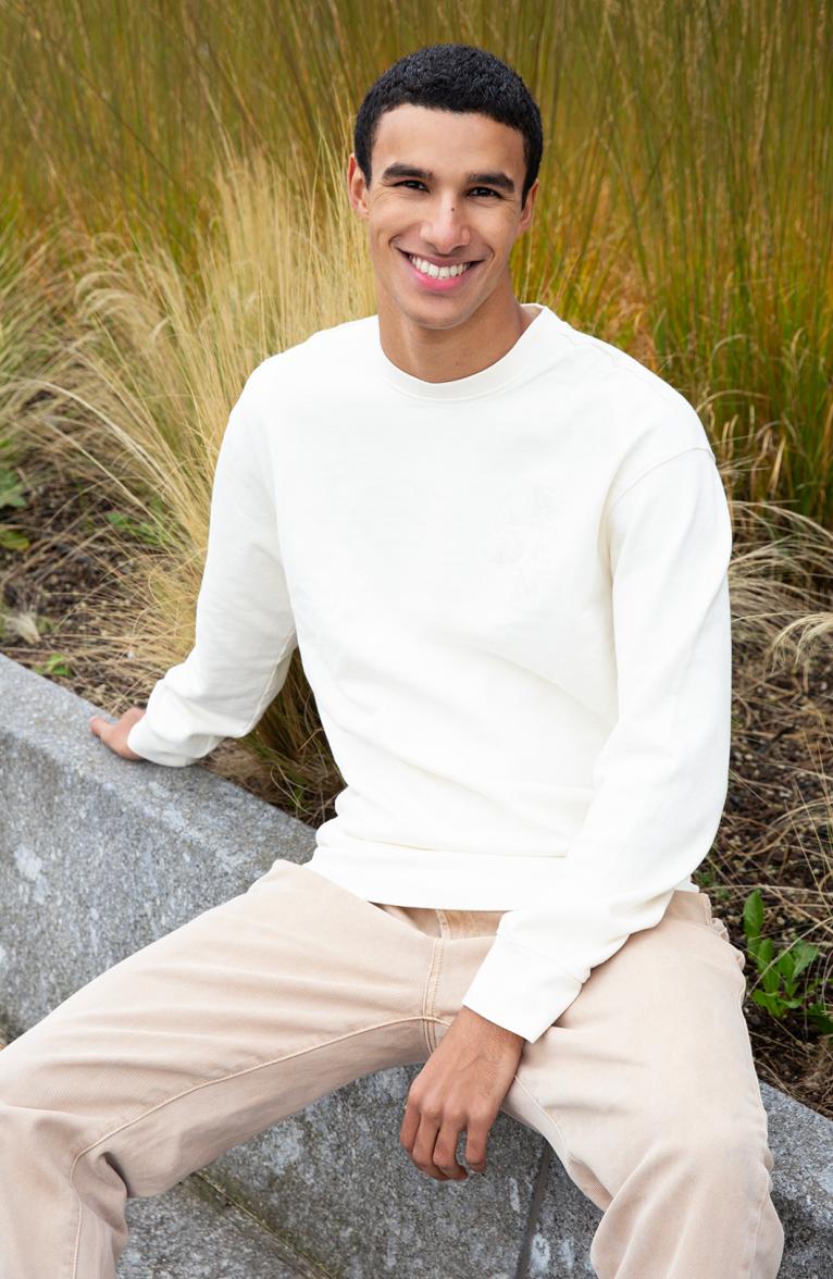 model-Yonis.-3957